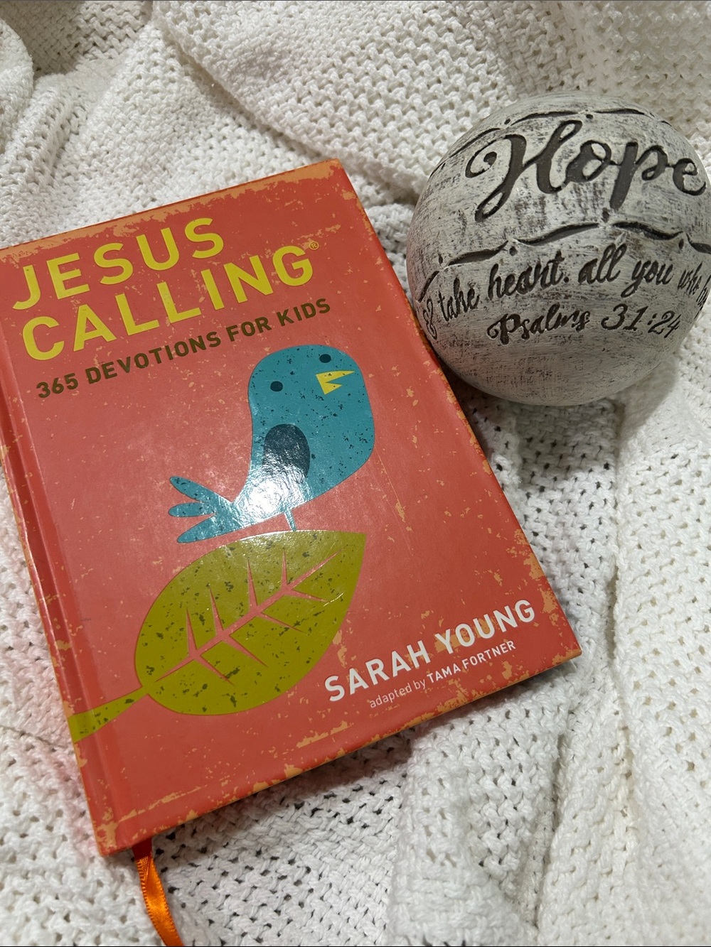 Jesus Calling: Devotions for Kids by Sarah Young pls see photos NWOT - Hope ball